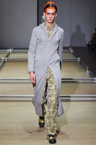 Look 3